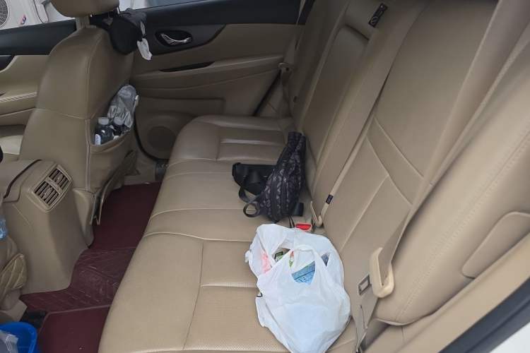 Used Nissan X-Trail 2014 2.0L CVT Comfort Edition 2WD Left Rear Seat
