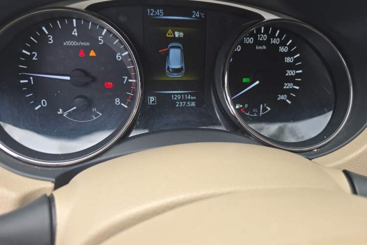 Used Nissan X-Trail 2014 2.0L CVT Comfort Edition 2WD Odometer Close Up