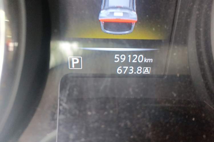Used Nissan X-Trail 2014 2.5L CVT Luxury Edition 4WD Odometer Close Up