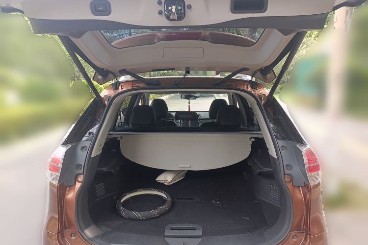 Used Nissan X-Trail 2014 2.5L CVT Luxury Edition 4WD Trunk