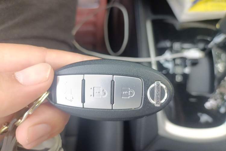 Used Nissan X-Trail 2014 2.5L CVT Luxury Edition 4WD Vehicle Key