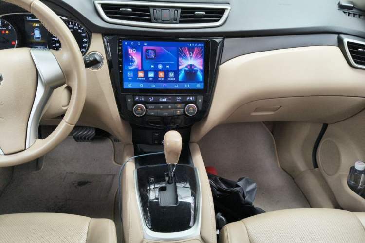 Used Nissan X-Trail 2014 2.0L CVT Comfort Edition 2WD Audio And AC Panel