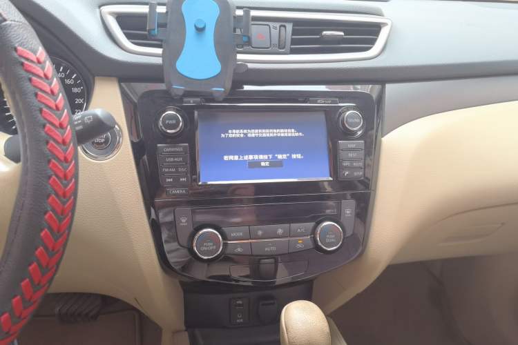 Used Nissan X-Trail 2014 2.0L CVT Smart Edition 2WD Audio And AC Panel