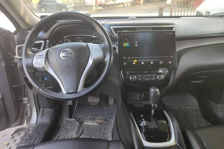Used Nissan X-Trail 2014 2.0L CVT Comfort Edition 2WD Center Console
