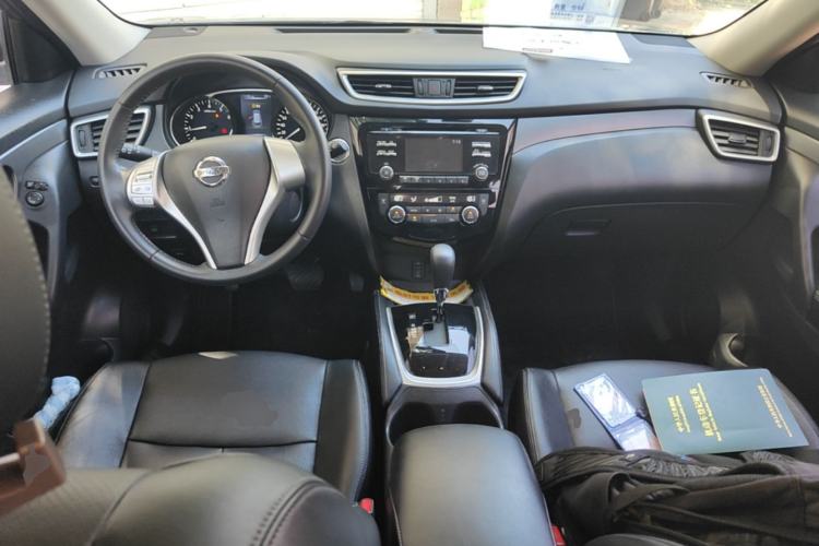 Used Nissan X-Trail 2014 2.0L CVT Comfort Edition 2WD Center Console