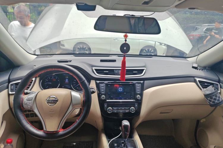 Used Nissan X-Trail 2014 2.0L CVT Comfort Edition 2WD Center Console