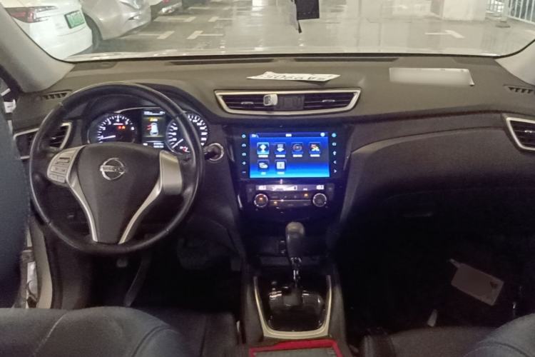 Used Nissan X-Trail 2014 2.0L CVT Comfort Edition 2WD Center Console
