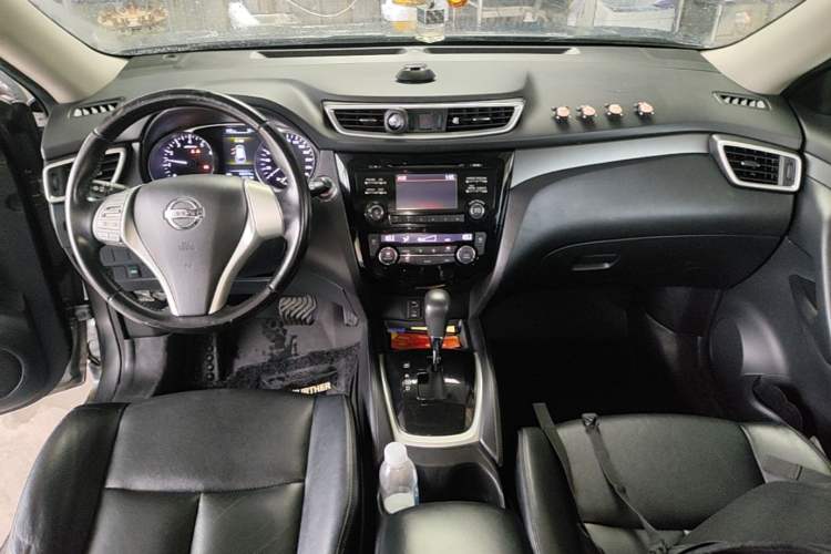 Used Nissan X-Trail 2014 2.0L CVT Comfort Edition 2WD Center Console