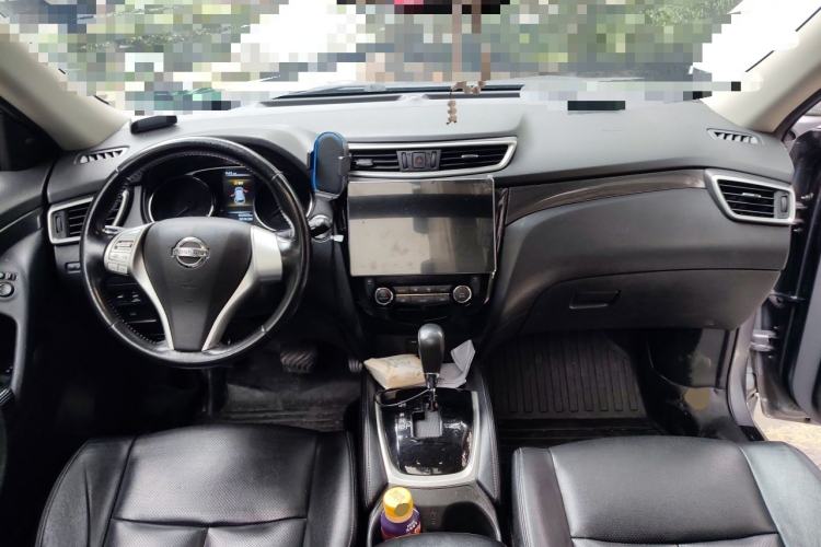 Used Nissan X-Trail 2014 2.5L CVT Luxury Edition 4WD Center Console