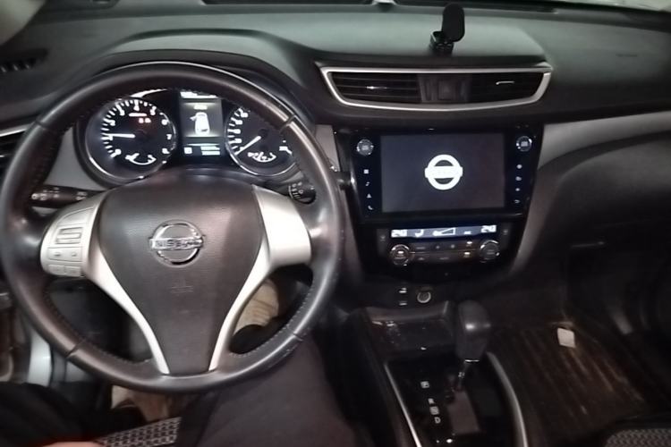 Used Nissan X-Trail 2014 2.0L CVT Comfort Edition 2WD Center Console