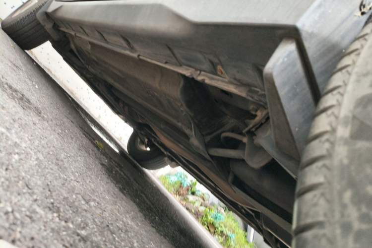 Used Nissan X-Trail 2014 2.0L CVT Comfort Edition 2WD Chassis Rear Left