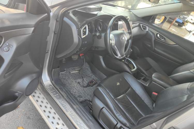 Used Nissan X-Trail 2014 2.0L CVT Comfort Edition 2WD Driver Seat