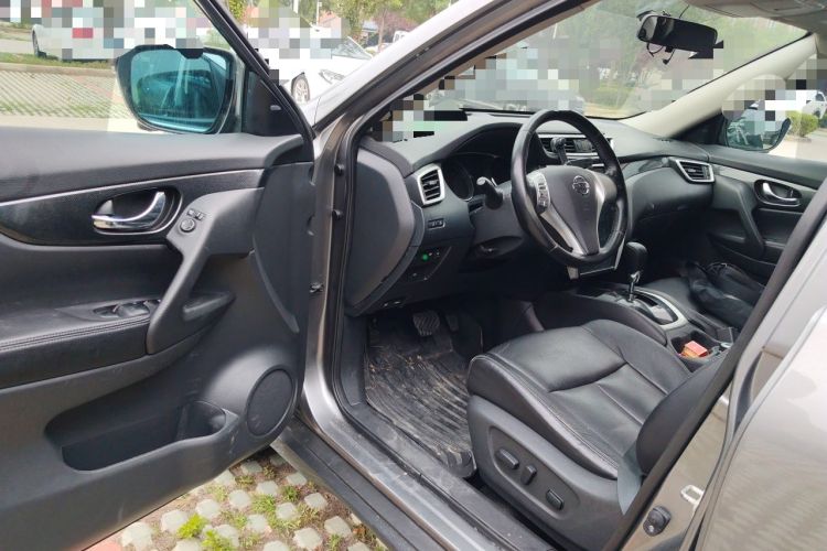 Used Nissan X-Trail 2014 2.5L CVT Luxury Edition 4WD Driver Seat