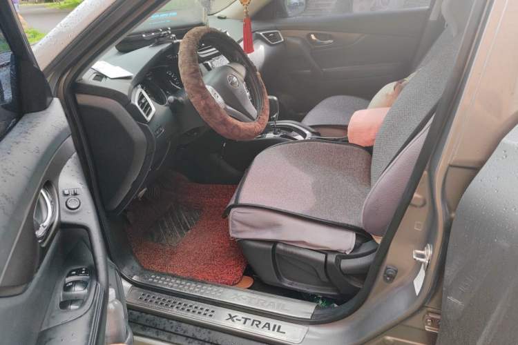 Used Nissan X-Trail 2014 2.0L CVT Comfort Edition 2WD Driver Seat