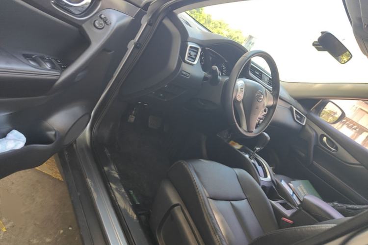 Used Nissan X-Trail 2014 2.0L CVT Comfort Edition 2WD Driver Seat