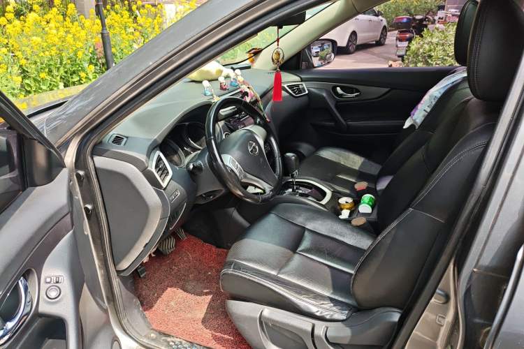 Used Nissan X-Trail 2014 2.0L CVT Comfort Edition 2WD Driver Seat