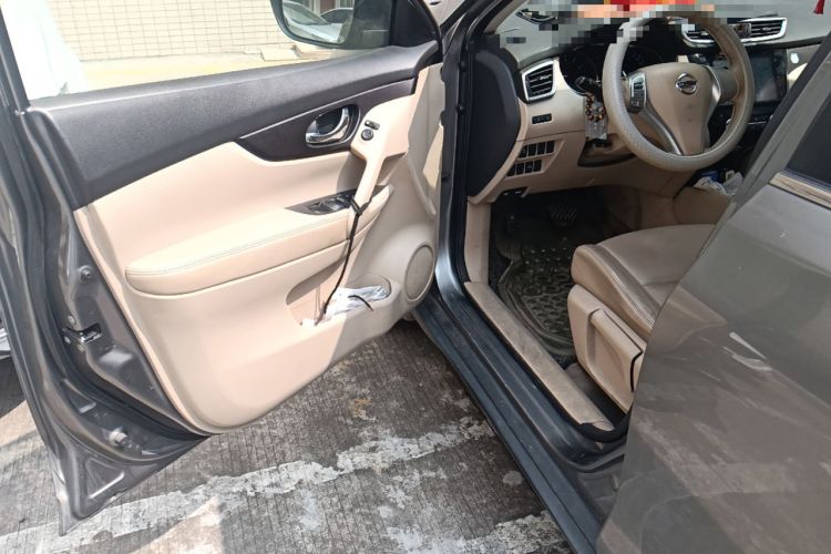 Used Nissan X-Trail 2014 2.0L CVT Comfort Edition 2WD Driver Seat