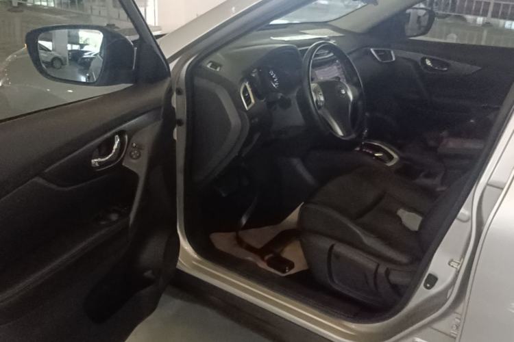 Used Nissan X-Trail 2014 2.0L CVT Comfort Edition 2WD Driver Seat