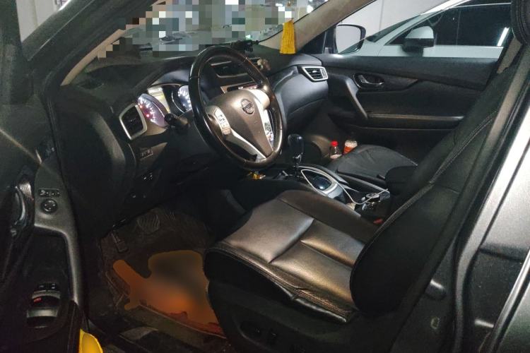 Used Nissan X-Trail 2014 2.5L CVT Luxury Edition 4WD Driver Seat