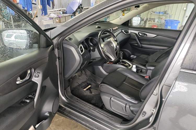 Used Nissan X-Trail 2014 2.0L CVT Comfort Edition 2WD Driver Seat