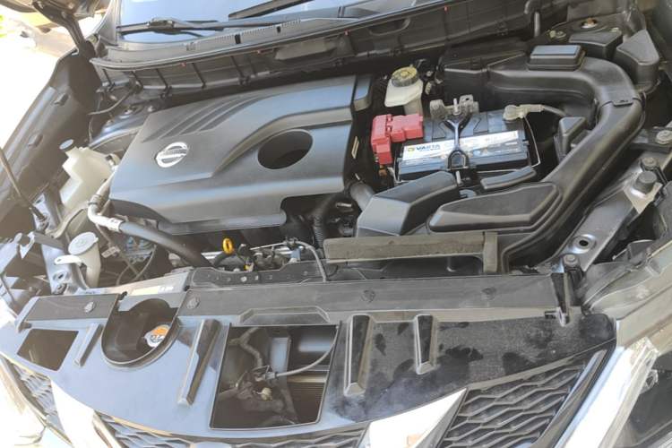 Used Nissan X-Trail 2014 2.0L CVT Comfort Edition 2WD Engine Bay