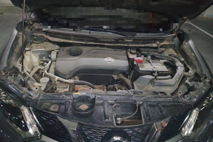 Used Nissan X-Trail 2014 2.5L CVT Luxury Edition 4WD Engine Bay