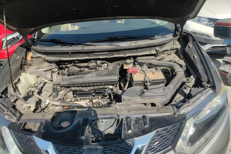 Used Nissan X-Trail 2014 2.5L CVT Luxury Edition 4WD Engine Bay