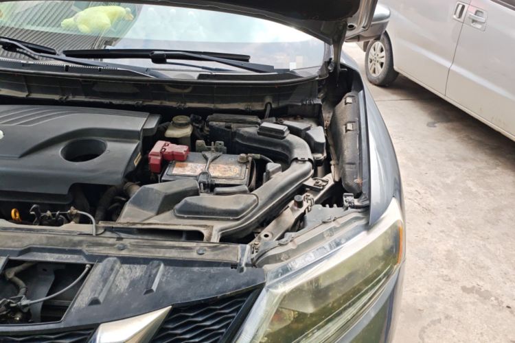Used Nissan X-Trail 2014 2.0L CVT Comfort Edition 2WD Engine Bay Left