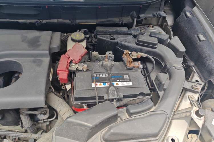 Used Nissan X-Trail 2014 2.0L CVT Comfort Edition 2WD Engine Bay Left