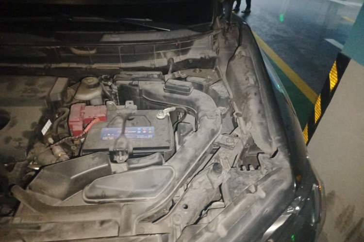 Used Nissan X-Trail 2014 2.0L CVT Smart Edition 2WD Engine Bay Left
