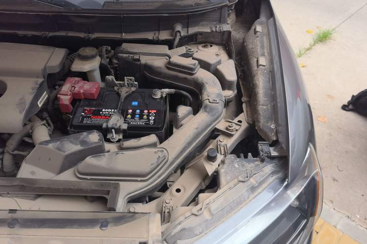 Used Nissan X-Trail 2014 2.0L CVT Smart Edition 2WD Engine Bay Left