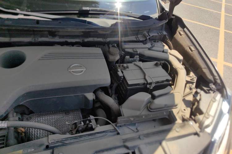 Used Nissan X-Trail 2014 2.5L CVT Ultimate Edition 4WD Engine Bay Left