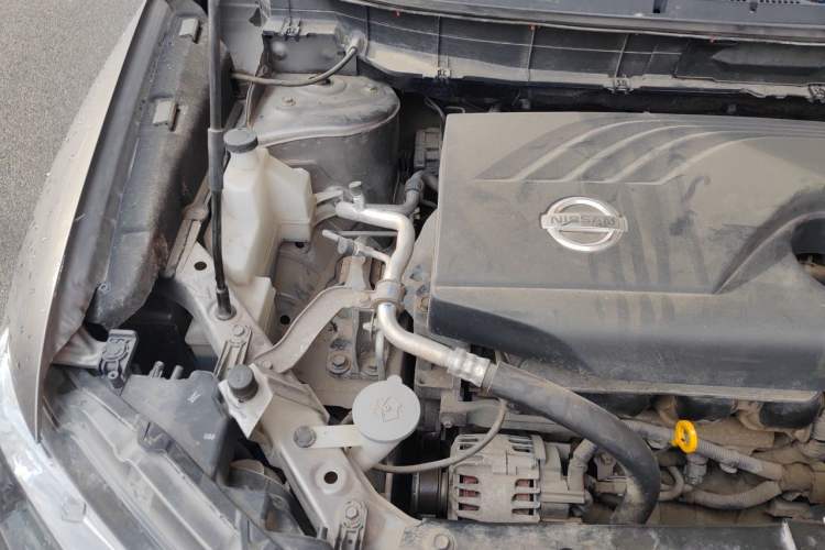 Used Nissan X-Trail 2014 2.0L CVT Comfort Edition 2WD Engine Bay Right