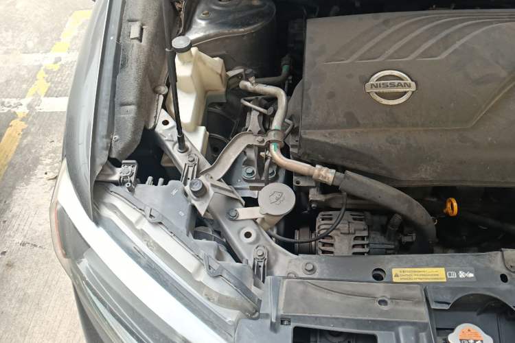 Used Nissan X-Trail 2014 2.0L CVT Comfort Edition 2WD Engine Bay Right