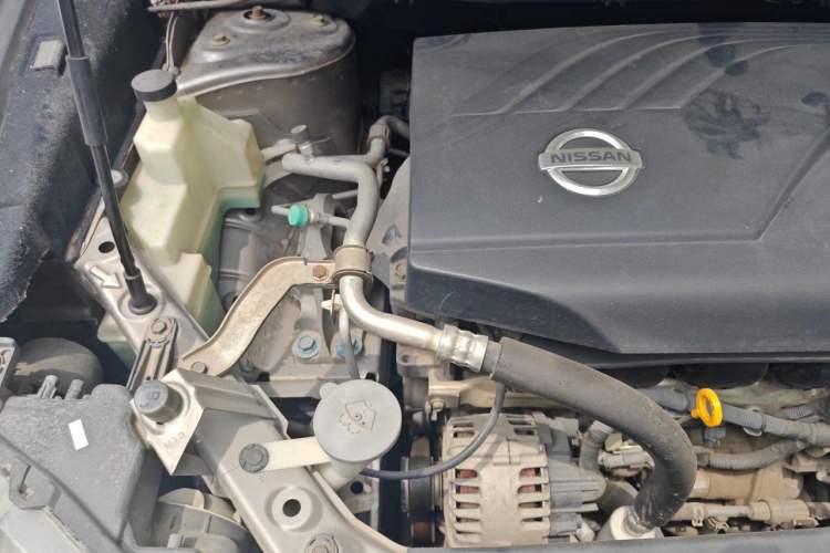 Used Nissan X-Trail 2014 2.0L CVT Comfort Edition 2WD Engine Bay Right