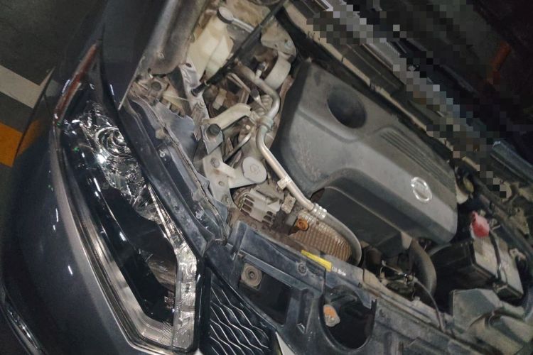 Used Nissan X-Trail 2014 2.5L CVT Luxury Edition 4WD Engine Bay Right