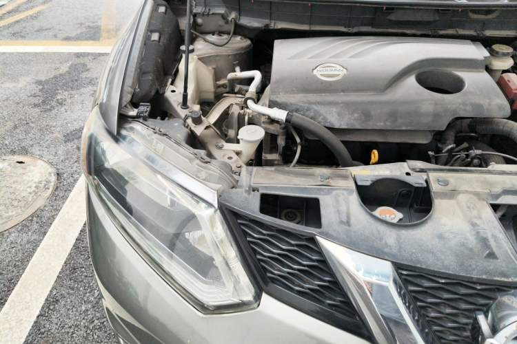 Used Nissan X-Trail 2014 2.0L CVT Comfort Edition 2WD Engine Bay Right