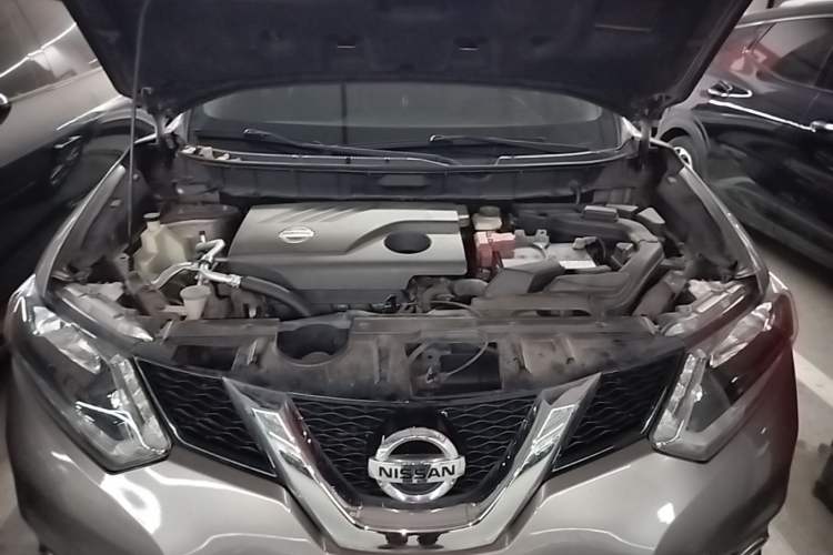 Used Nissan X-Trail 2014 2.0L CVT Comfort Edition 2WD Engine Bay