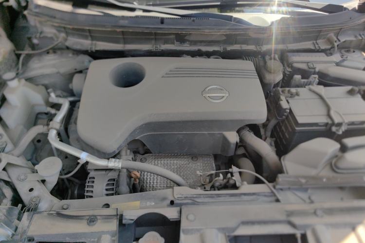 Used Nissan X-Trail 2014 2.5L CVT Ultimate Edition 4WD Engine Bay