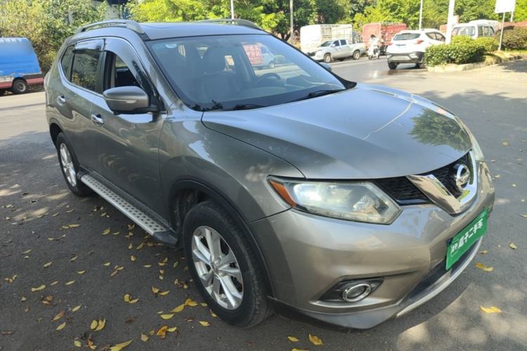 Used Nissan X-Trail 2014 2.0L CVT Comfort Edition 2WD Front Right 45 Deg