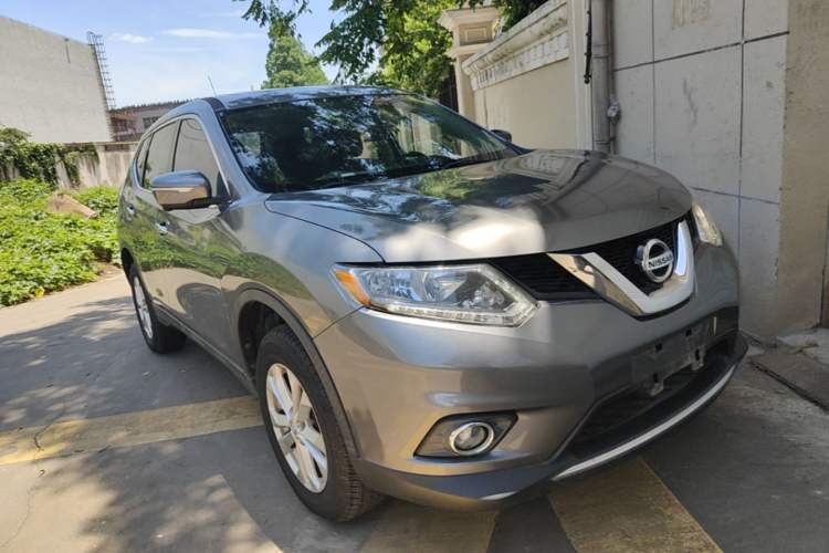 Used Nissan X-Trail 2014 2.0L CVT Comfort Edition 2WD Front Right 45 Deg