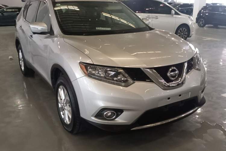 Used Nissan X-Trail 2014 2.0L CVT Comfort Edition 2WD Front Right 45 Deg