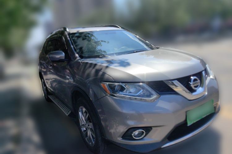 Used Nissan X-Trail 2014 2.5L CVT Ultimate Edition 4WD Front Right 45 Deg