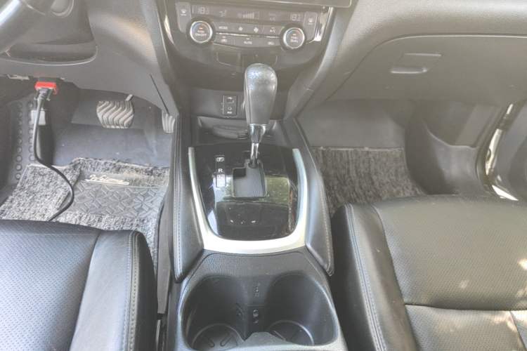 Used Nissan X-Trail 2014 2.0L CVT Comfort Edition 2WD Gear Lever