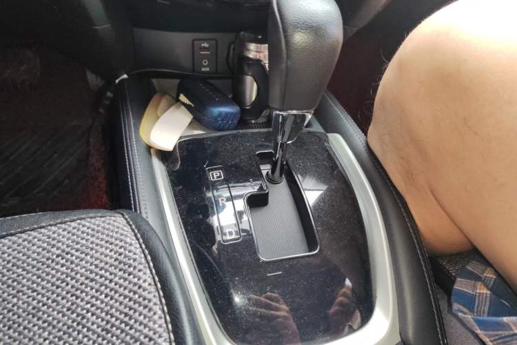 Used Nissan X-Trail 2014 2.0L CVT Comfort Edition 2WD Gear Lever