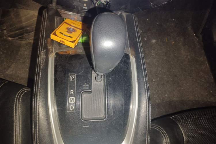 Used Nissan X-Trail 2014 2.0L CVT Smart Edition 2WD Gear Lever