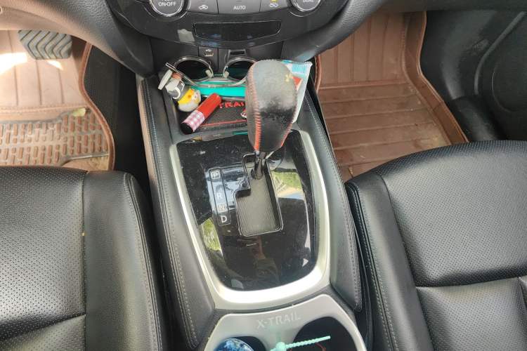 Used Nissan X-Trail 2014 2.0L CVT Comfort Edition 2WD Gear Lever