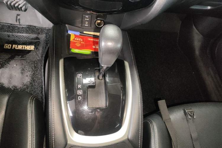 Used Nissan X-Trail 2014 2.0L CVT Comfort Edition 2WD Gear Lever