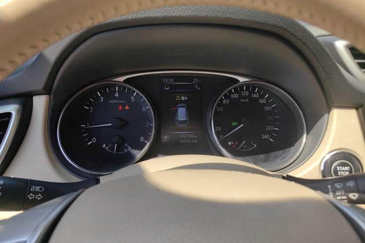 Used Nissan X-Trail 2014 2.5L CVT Ultimate Edition 4WD Instrument Cluster