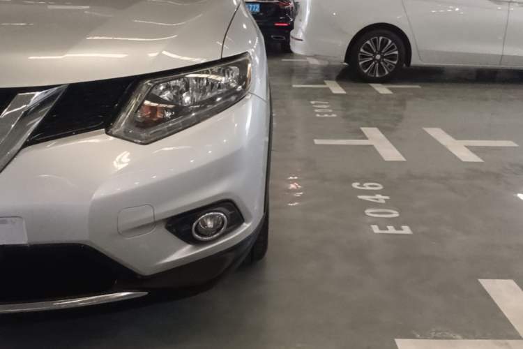 Used Nissan X-Trail 2014 2.0L CVT Comfort Edition 2WD Left Front Headlight